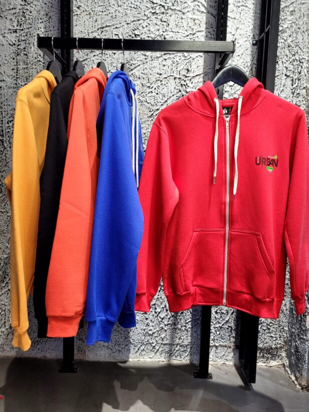 Campera Clásica Estampada Capucha Hombre