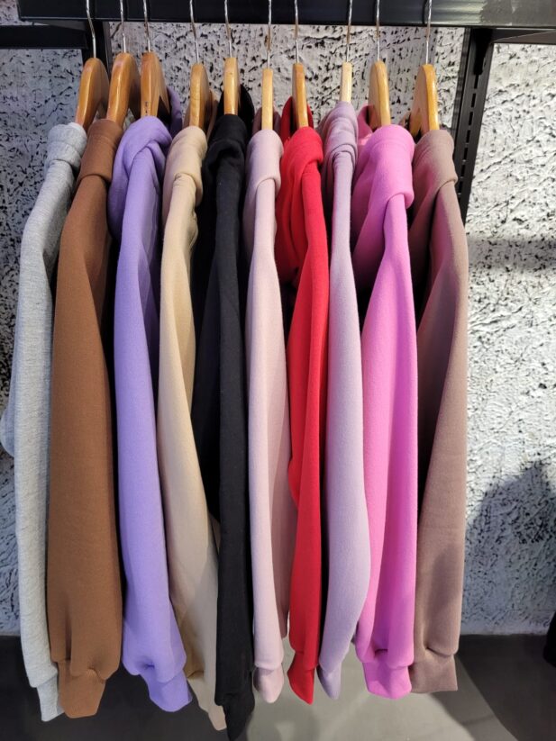 Campera Liza Frizada con Capucha - Image 2