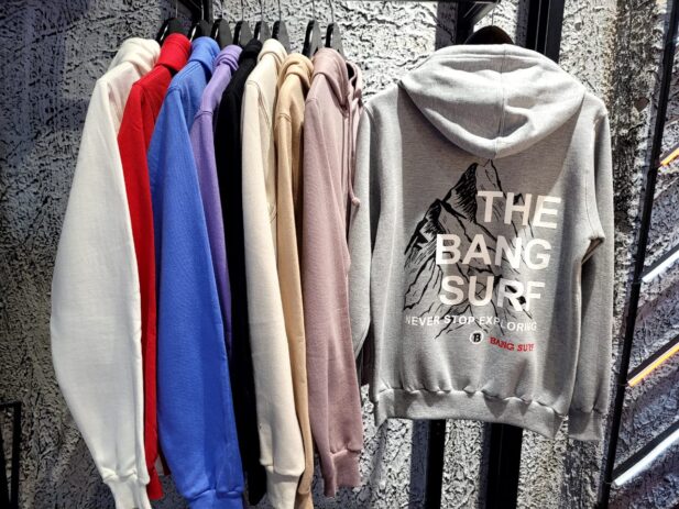 Campera Over Size Estampada Capucha Hombre - Image 4