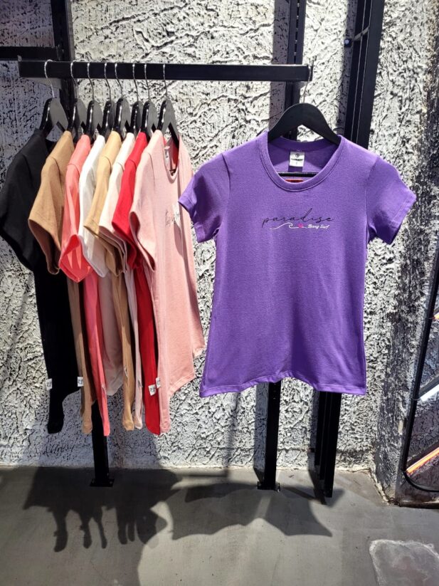 REMERA ESTAMPADA DE DAMA