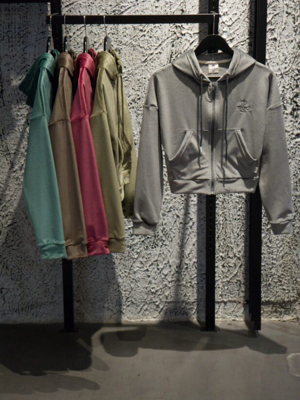 CAMPERA PLUSH DAMA - Image 3
