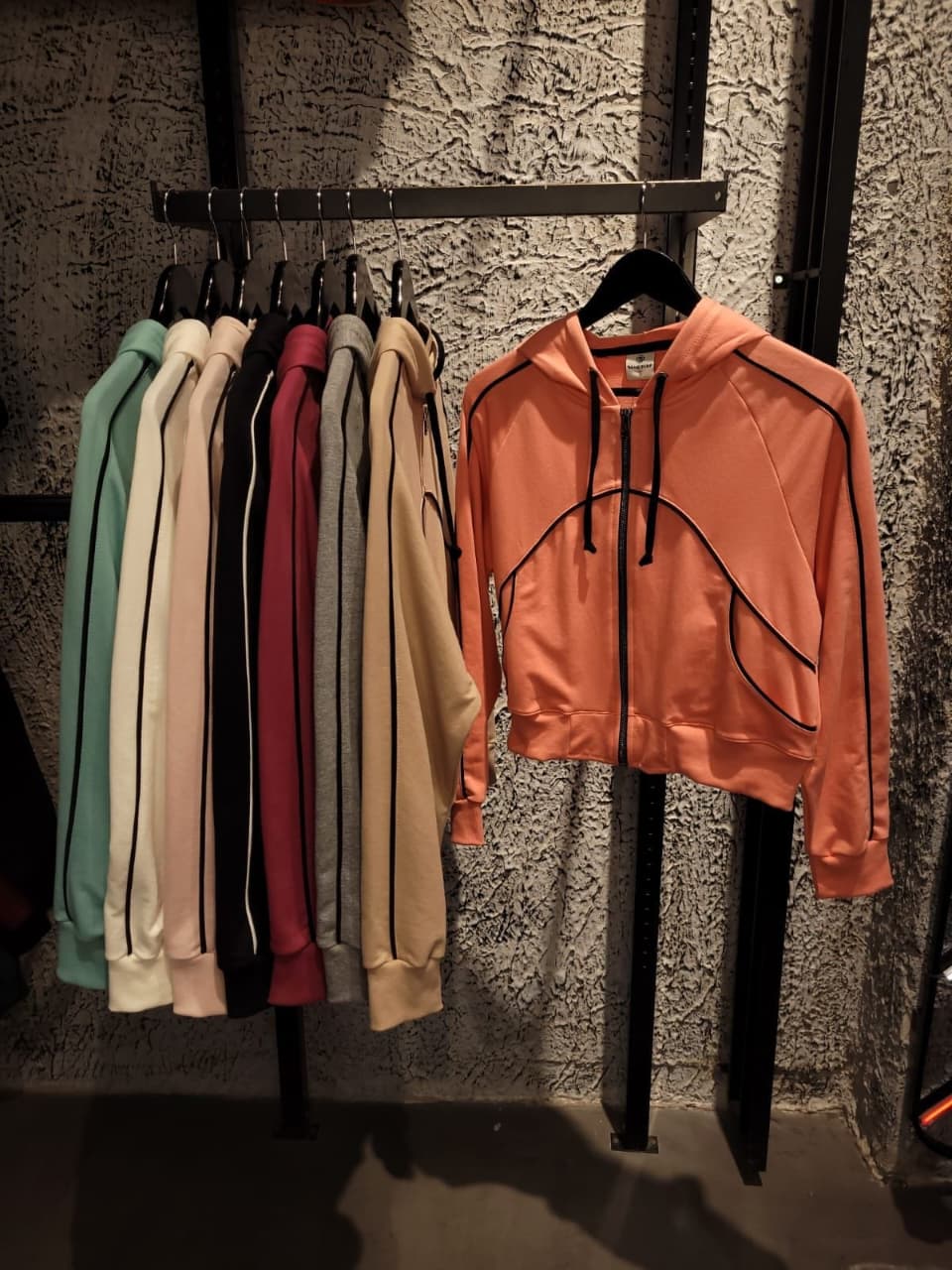 CAMPERA RUSTICA DE DAMA CON VIVO